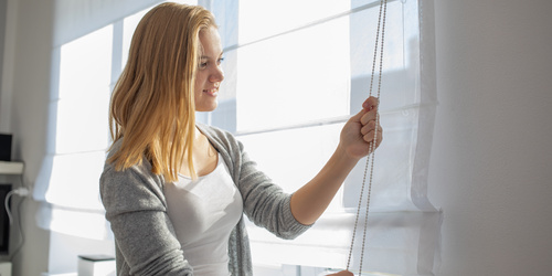 Jak zamontować roletę rzymską krok po kroku