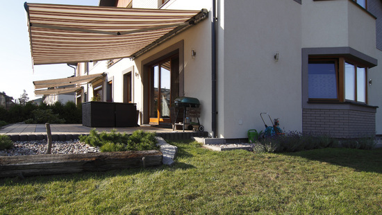 
										Vattentäta utdragbara markiser
																						