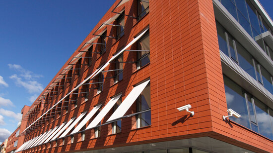 
										Solskyddande balkongmarkiser
																						