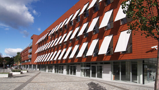 
										Solskyddande balkongmarkiser
																						